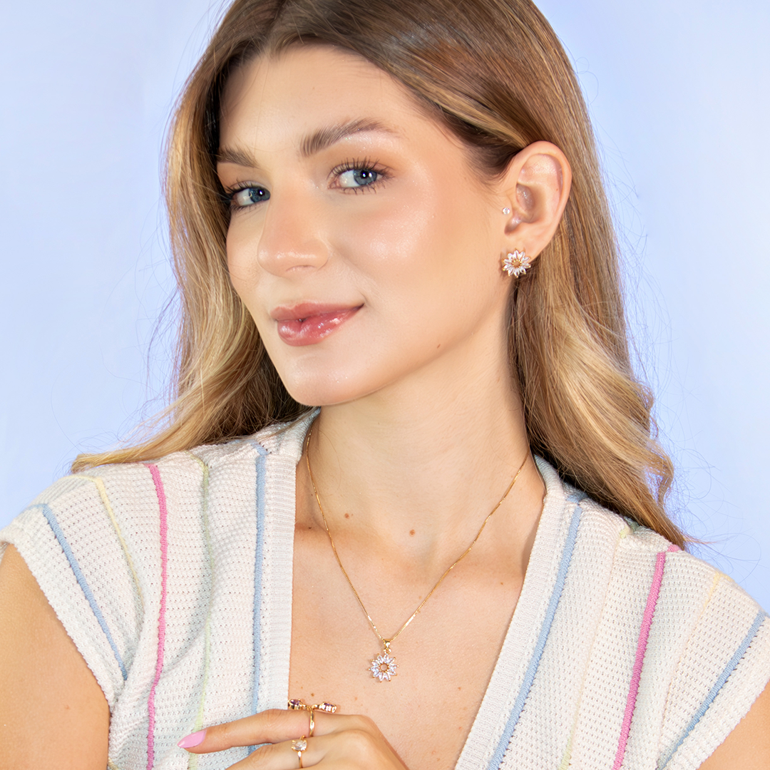 Conjunto Flor Solar Cravejado Banhado