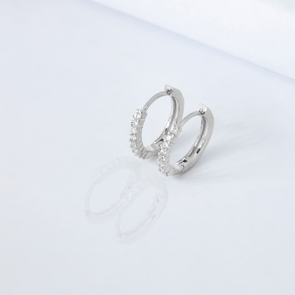 Brinco Argolinha Zircônias