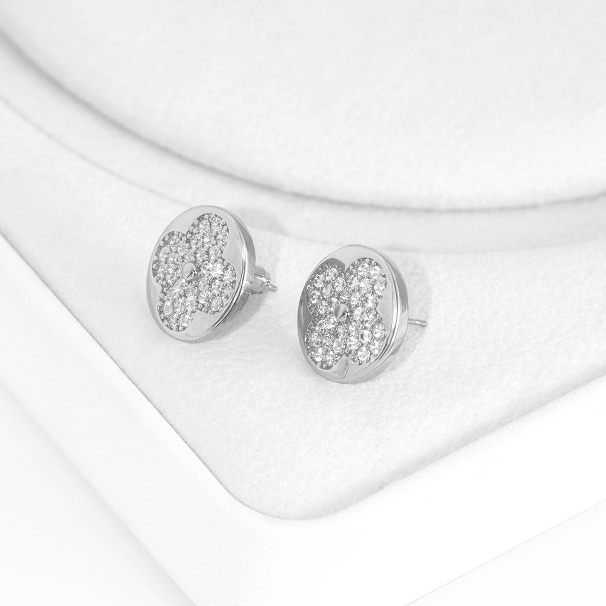 Brinco Medalha Trevo Banhado