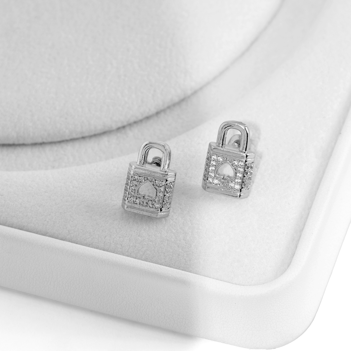 Brinco Mini Cadeado Coração Banhado