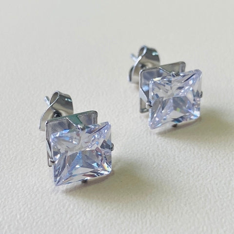 Brinco Ponto de Luz Pedra Quadrada Banhado