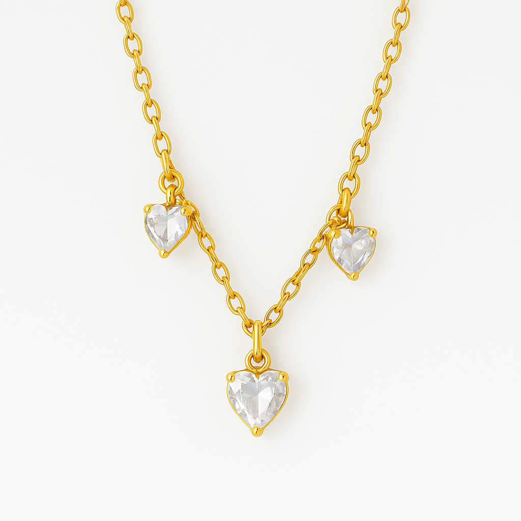 Colar Três Corações Ponto de Luz Banhado em Ouro 18K