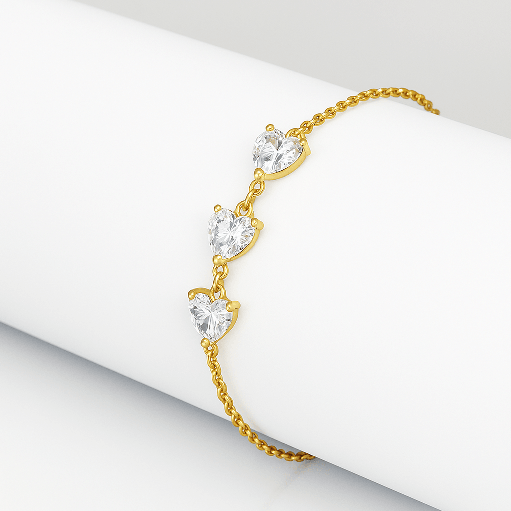 Pulseira Três Corações Ponto de Luz Banhado em Ouro 18K