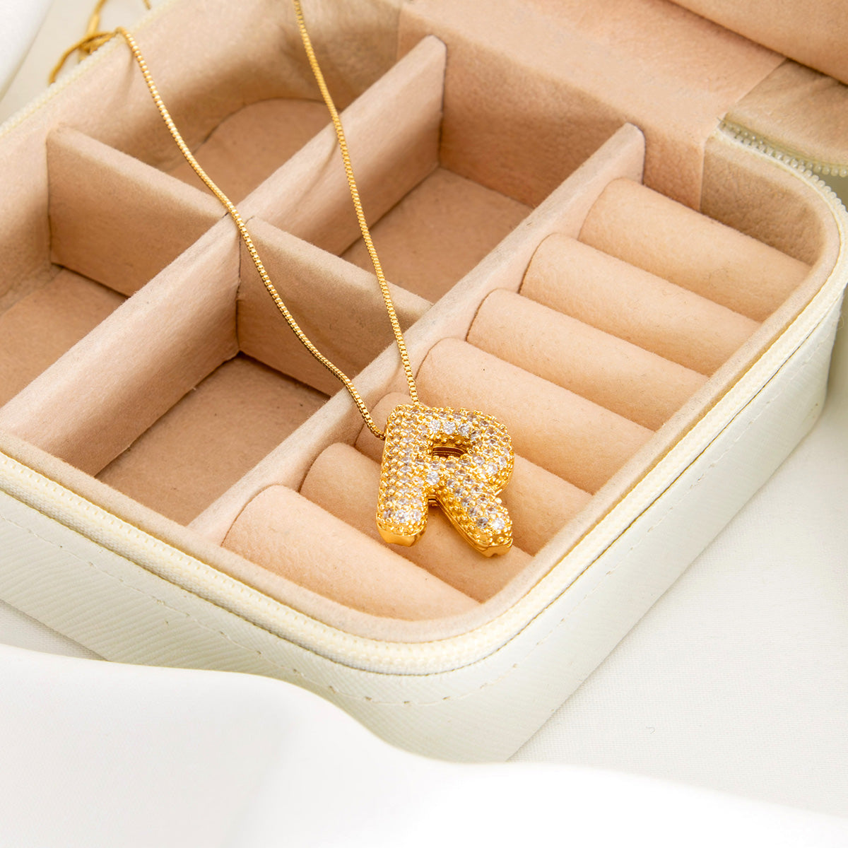 Colar Letra Bubble Cravejada em Zircônia Banhado em Ouro 18K