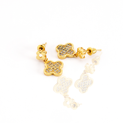 Brinco Trevo Dupla Com Zircônias Banhado