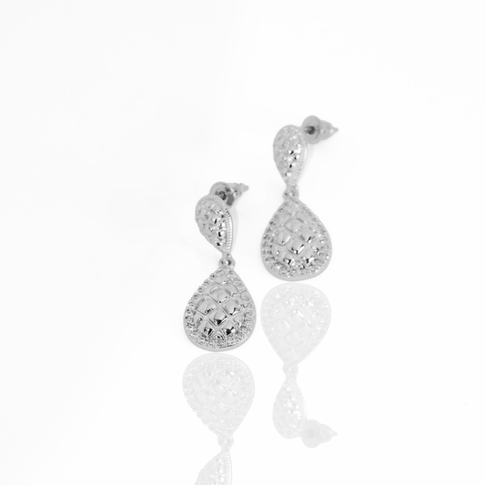 Brinco Gota Texturizada Com Zircônias Banhado