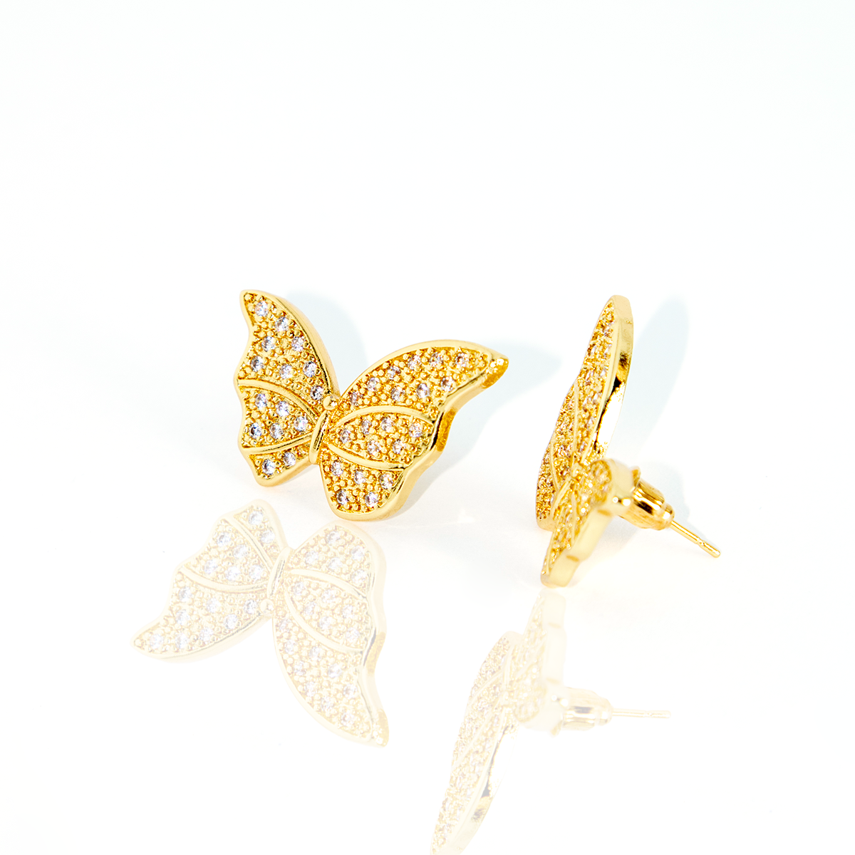 Brinco Borboleta Media Cravejada Banhado