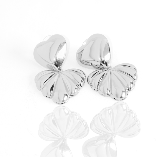 Brinco Coração Com Pétalas Texturizadas Banhado