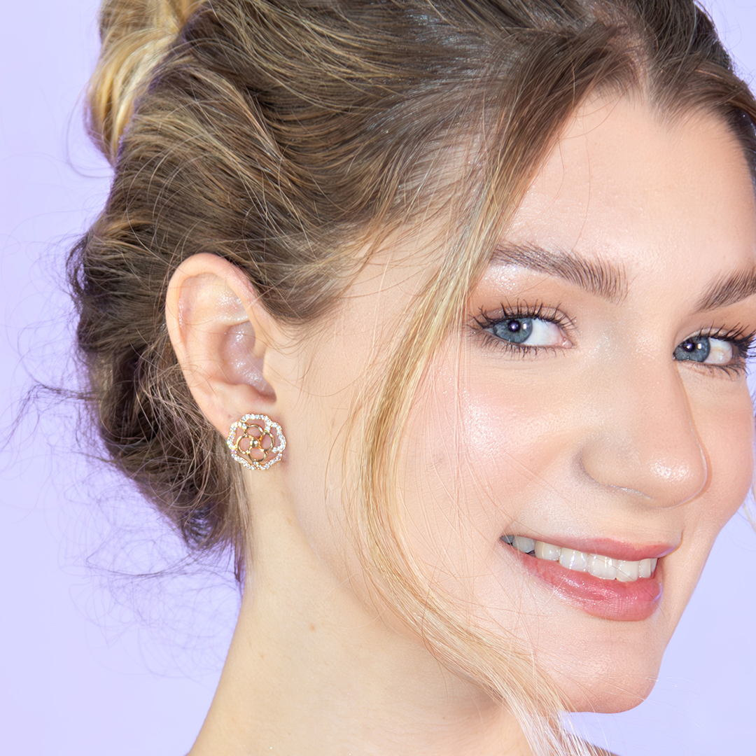 Brinco Flor Encanto Cravejado Banhado