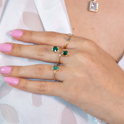 Anel 2 Cristais Artificiais Quartzo Verde Banhado