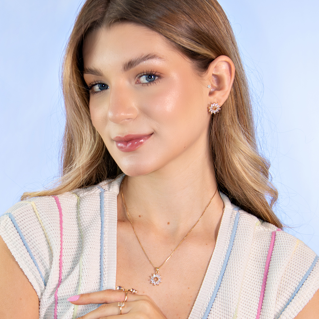 Conjunto Flor Solar Cravejado Banhado