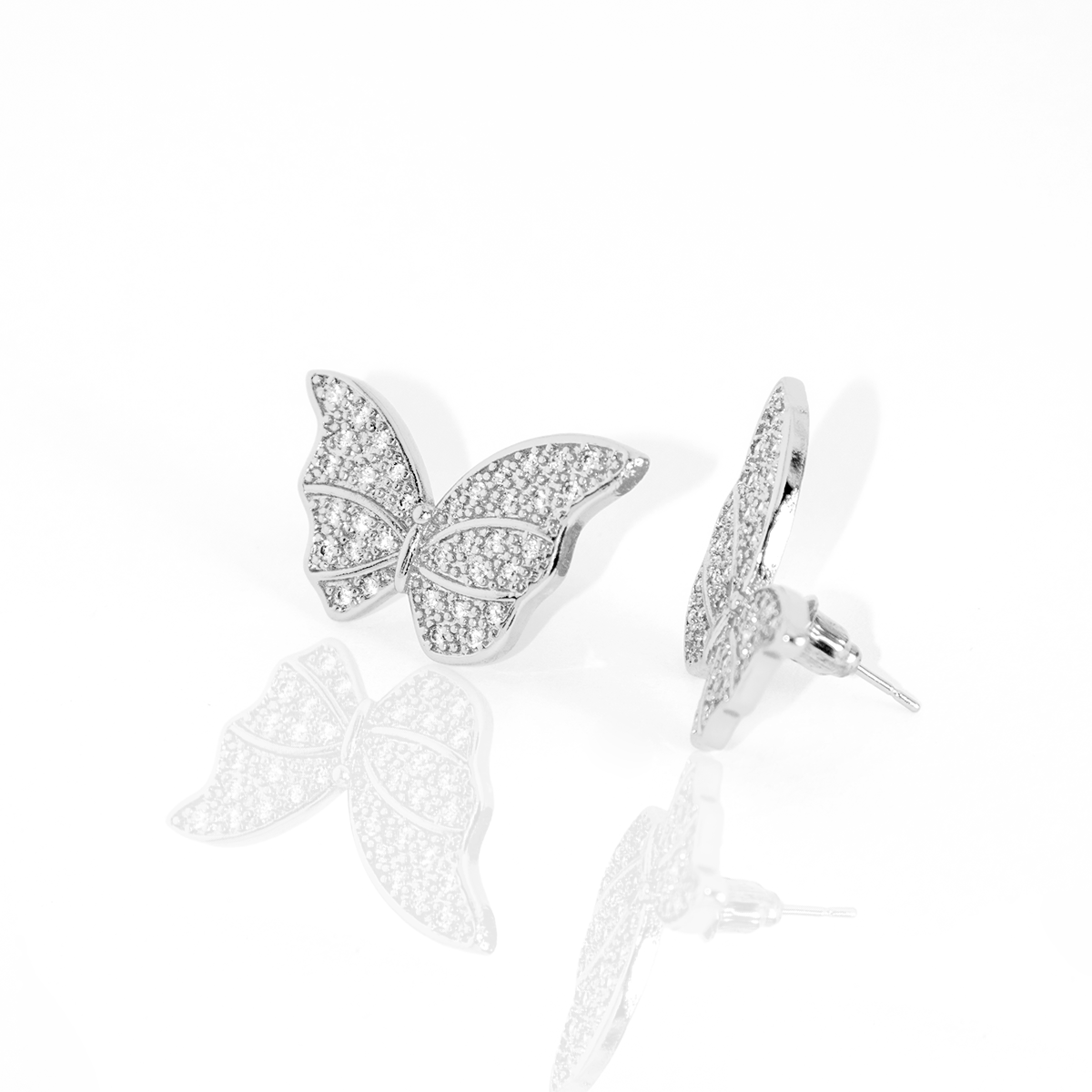 Brinco Borboleta Media Cravejada Banhado
