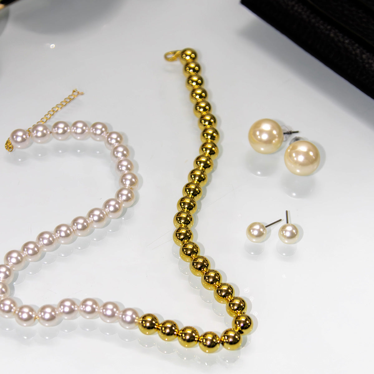 Colar com Perola e Bolinhas Lisa