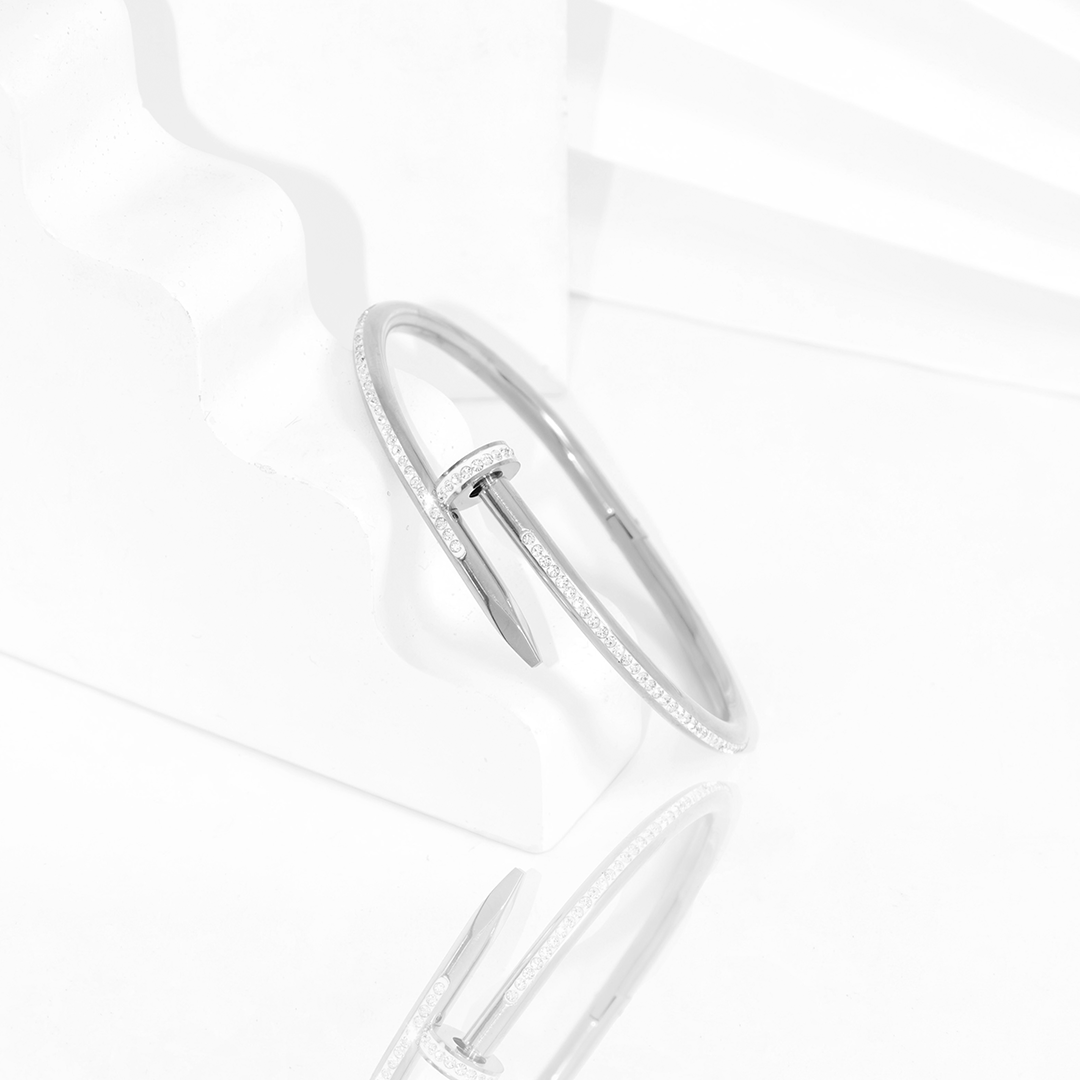 Bracelete Prego Cravejado Banhado