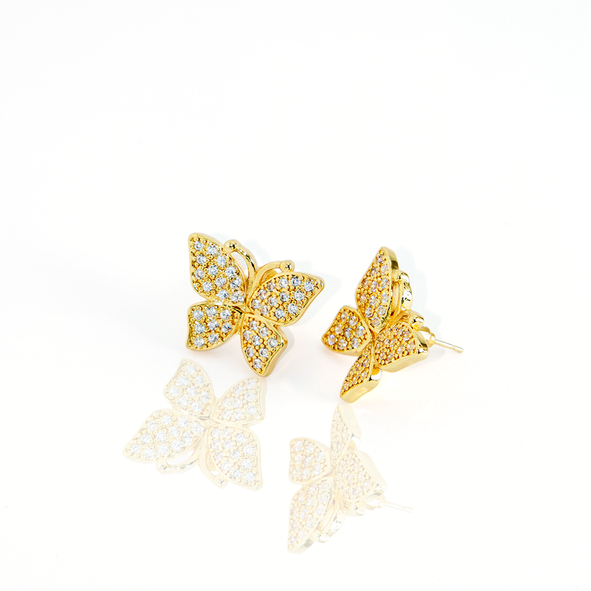 Brinco Borboleta Brilhante Cravejado E Banhado