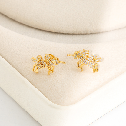 Brinco Mini Unicórnio Brilhante Banhado