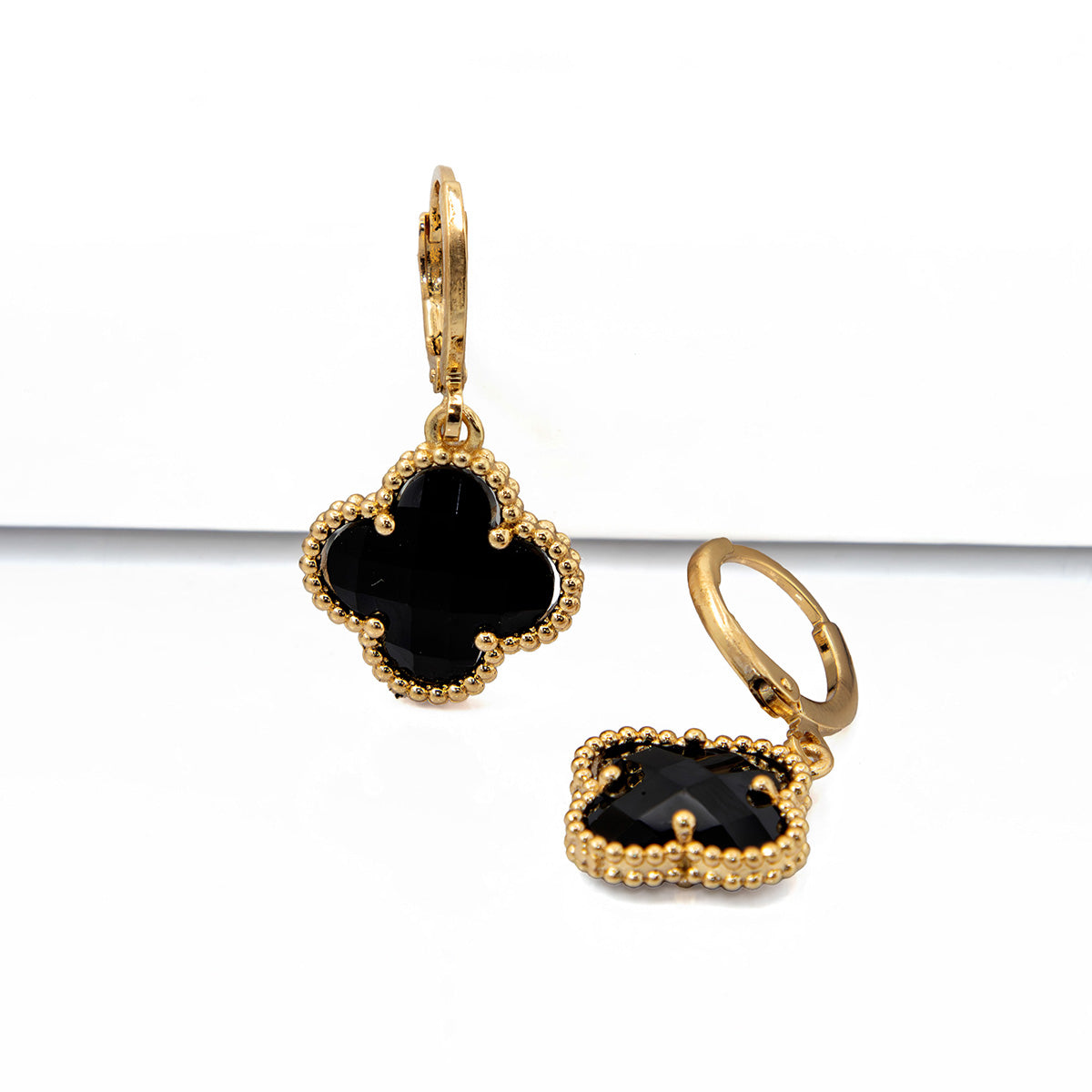 Brinco Trevo Virgínia Banhado em Ouro 18K