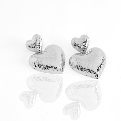 Brinco Coração Duplo Texturizado Banhado