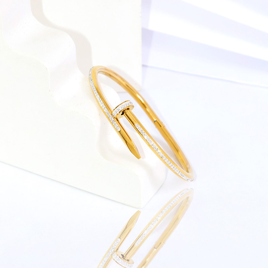 Bracelete Prego Cravejado Banhado