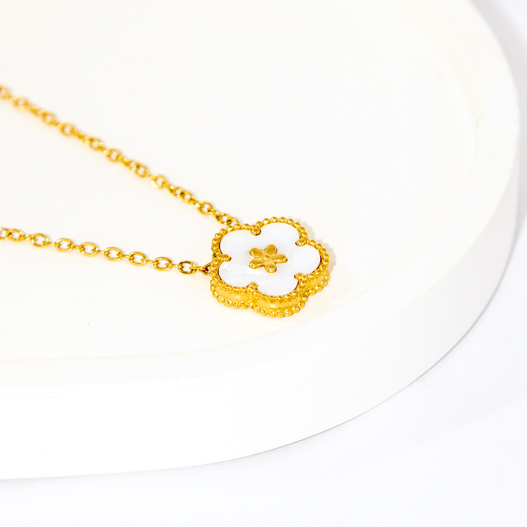 Corrente de Pingente Flor e Joaninha