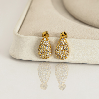 Brinco Gota Clássica Cravejada Banhado