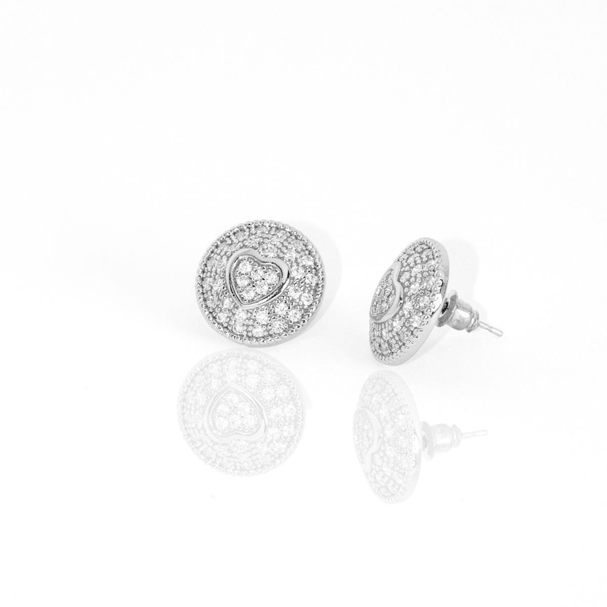 Brinco Redondo Cravejado Com Detalhe De Coração Banhado