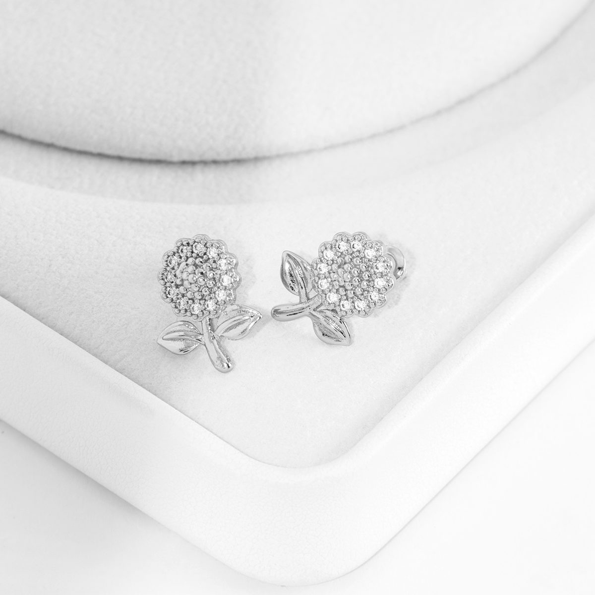 Brinco Florzinha Cristal Cravejado Banhado