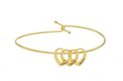 Bracelete com Pingentes de Corações Personalizados com Nomes - Banhado em Ouro 18k