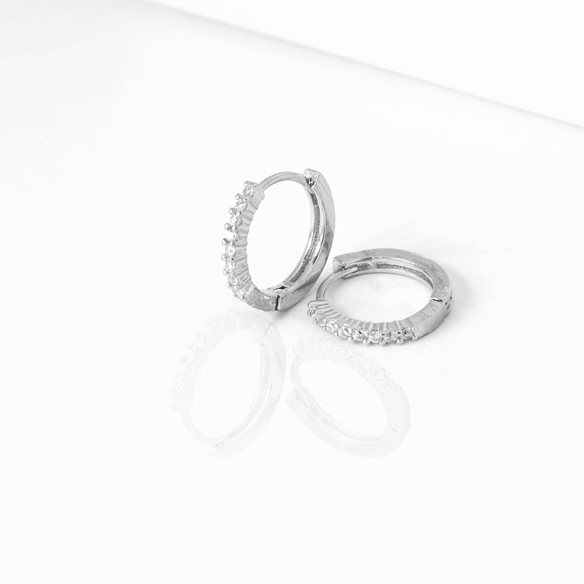 Brinco Argolinha Zircônias