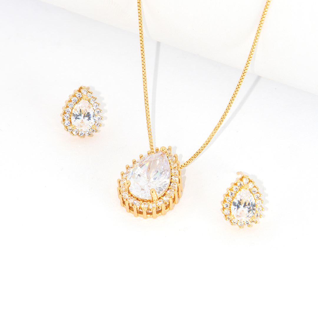 Conjunto Gota Grande Cravejado Banhado