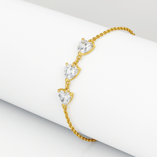 Pulseira Três Corações Ponto de Luz Banhado em Ouro 18K