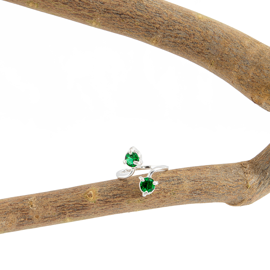 Anel 2 Cristais Artificiais Quartzo Verde Banhado