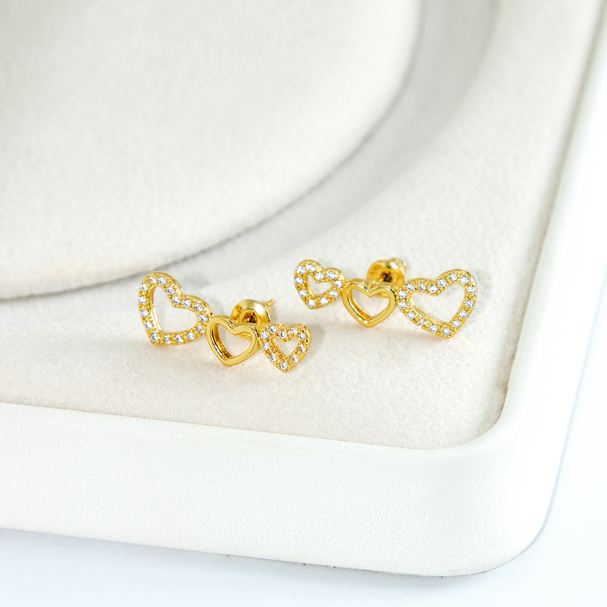 Brinco Duplo Coração Brilhante Cravejado Banhado