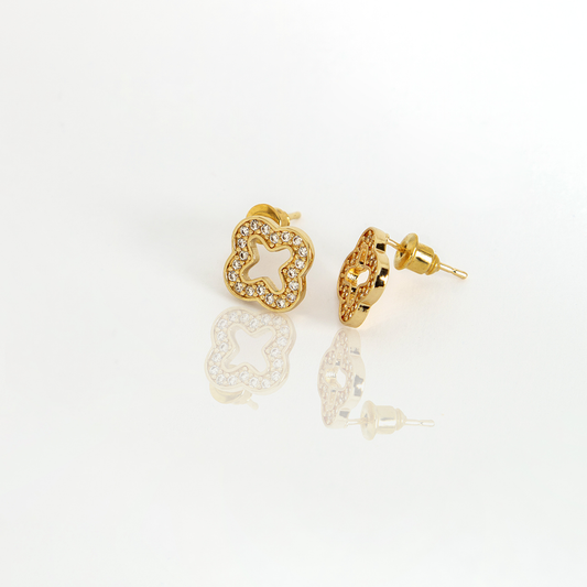 Brinco Trevo Vazado com Zircônias Banhado