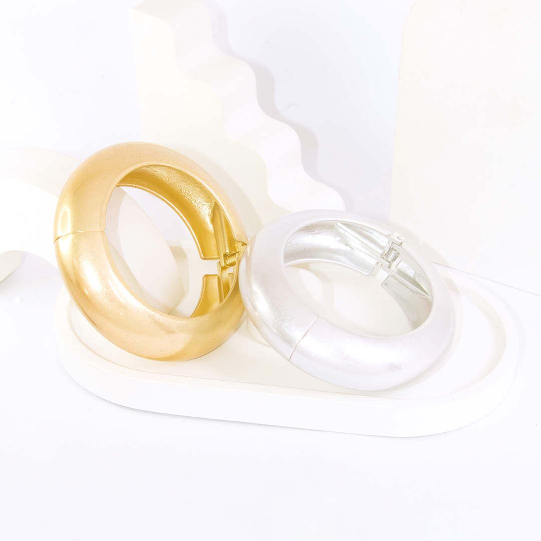 Bracelete Design Oval Texturizado Banhado