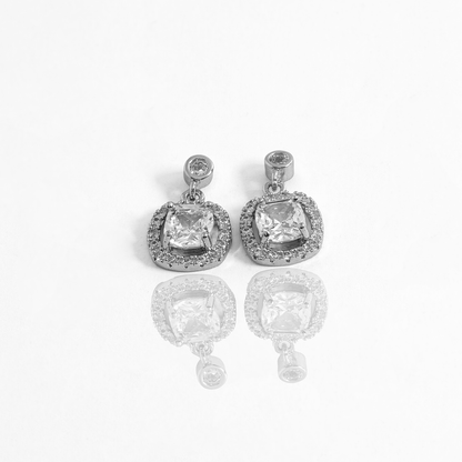 Brinco de Pino Com Pedra Cristal Quadrada