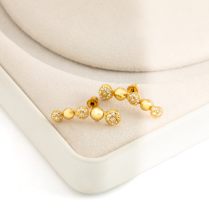 Brinco Ear Cuff Esferas Com Zircônias Banhado