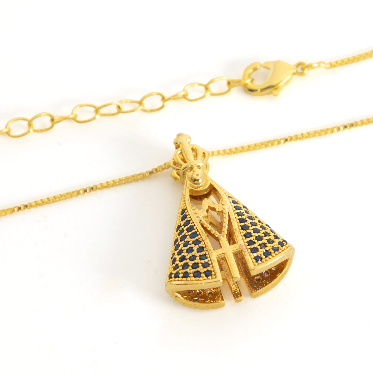 Colar Pingente Nossa Senhora Aparecida Dupla Face Com Zircônias Coloridas Banhado em Ouro 18K