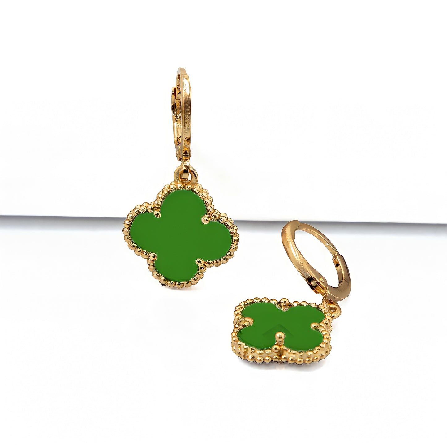 Brinco Trevo Virgínia Banhado em Ouro 18K