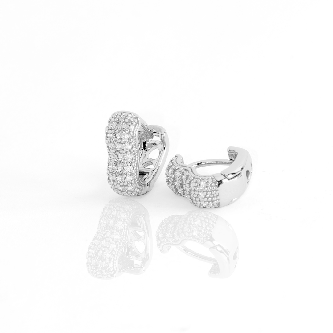 Brinco Argola Coração Com Micro Zircônias Banhado