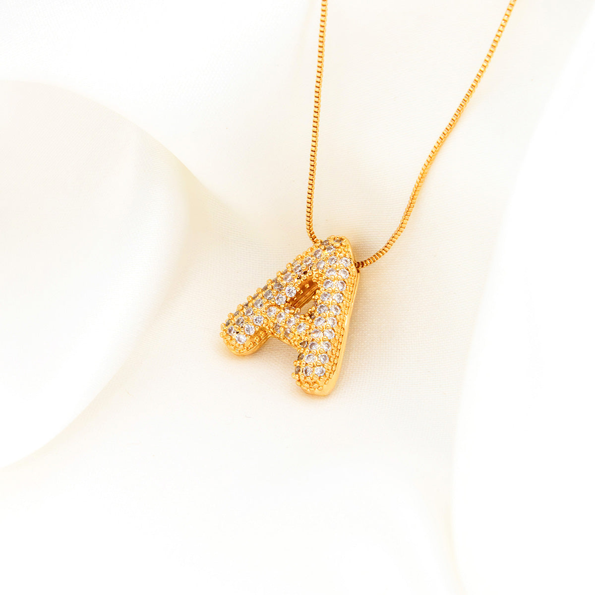 Colar Letra Bubble Cravejada em Zircônia Banhado em Ouro 18K