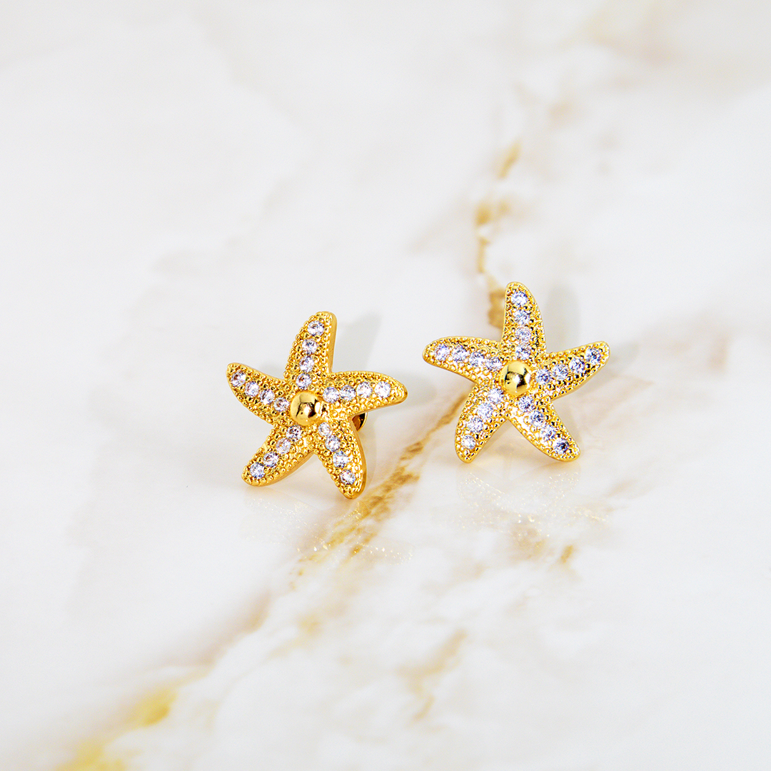 Brinco Estrela Do Mar Cravejado Banhado