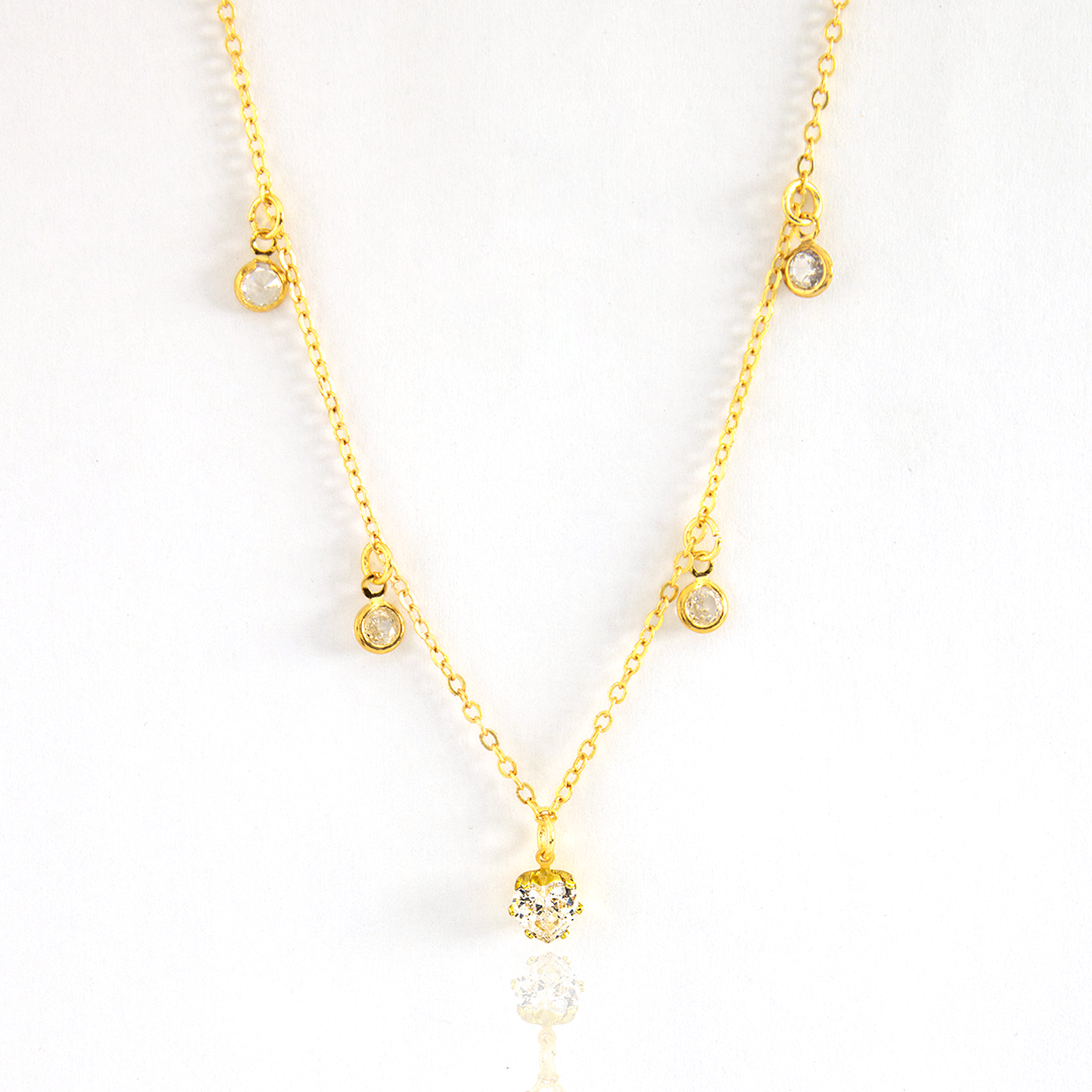 Colar Corações e Cristais Pendurados Banhado