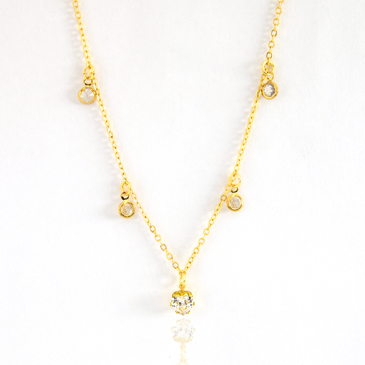 Colar Corações e Cristais Pendurados Banhado