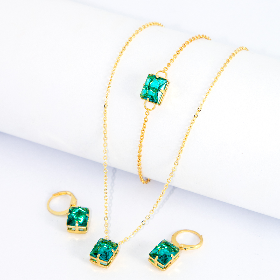 Conjunto Pedra Verde Quadrada Banhado em Ouro 18K