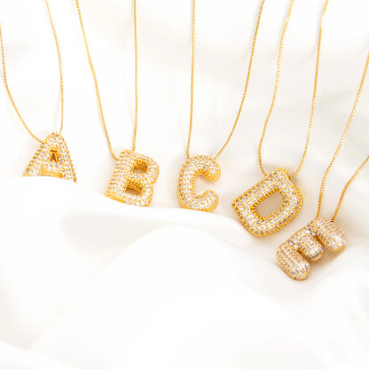 Colar Letra Bubble Cravejada em Zircônia Banhado em Ouro 18K
