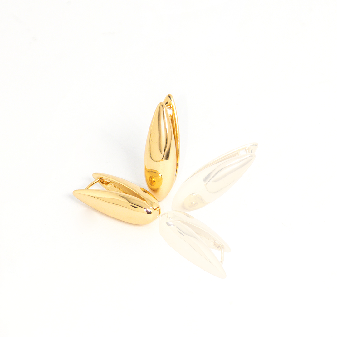 Brinco Gota Click Pequeno Banhado