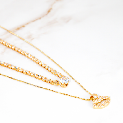 Colar Duplo Zircônias Luxo com Pingente de Boca Banhado