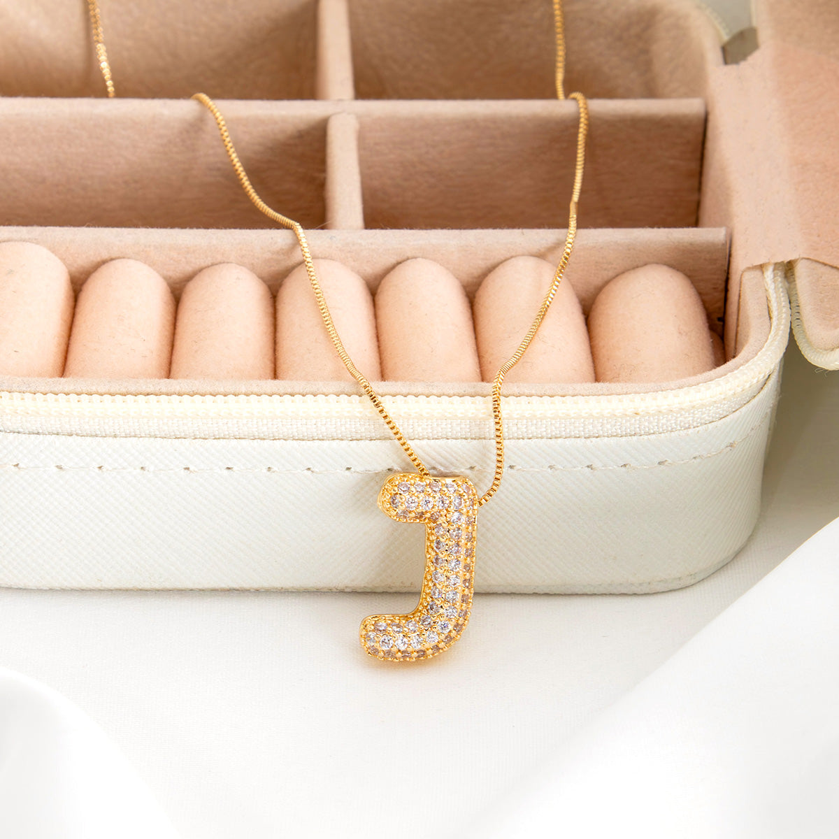 Colar Letra Bubble Cravejada em Zircônia Banhado em Ouro 18K