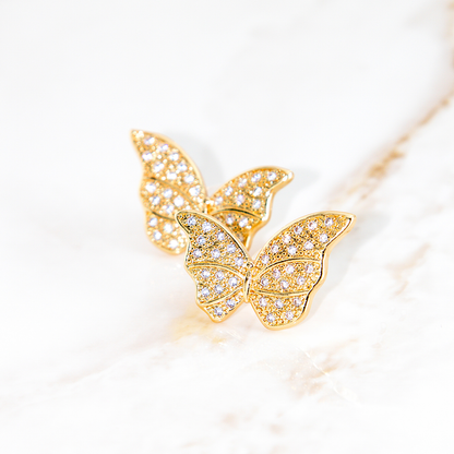 Brinco Borboleta Media Cravejada Banhado